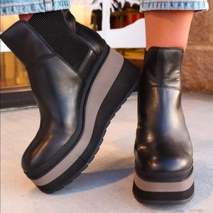 NEW Naked Feet: Guild Boot - Black Size 10